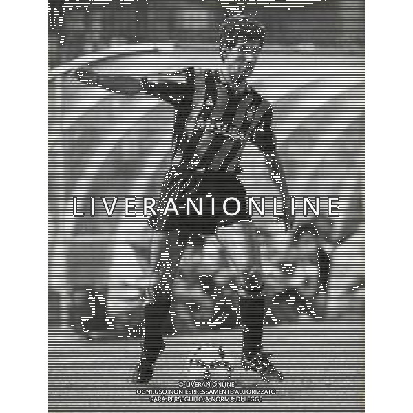 RETROSPETTIVA VINCENZO SCIFO CALCIATORE NELLA FOTO VINCENZO SCIFO CON LA MAGLIA DELL\'INTER AG ALDO LIVERANI SAS