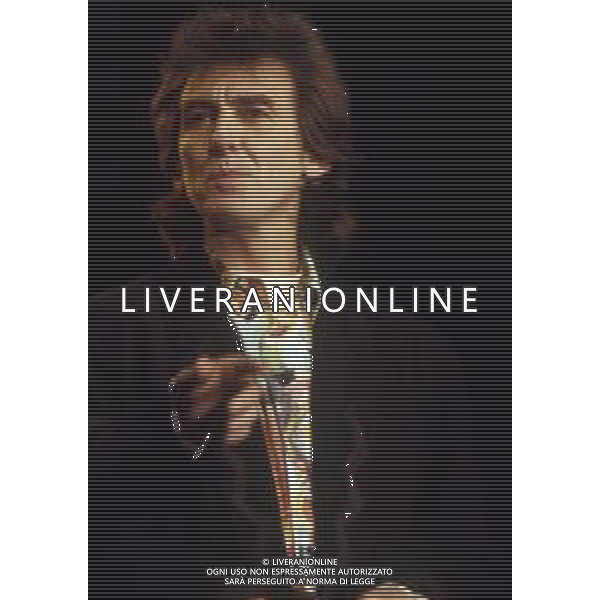 GEORGE HARRISON, cantautore, compositore britannico, ex chitarrista dei Beatles - RETROSPETTIVA nella foto ospite internazionale al festival di Sanremo nel 1988 © ARCHIVIO/ AGENZIA ALDO LIVERANI SAS