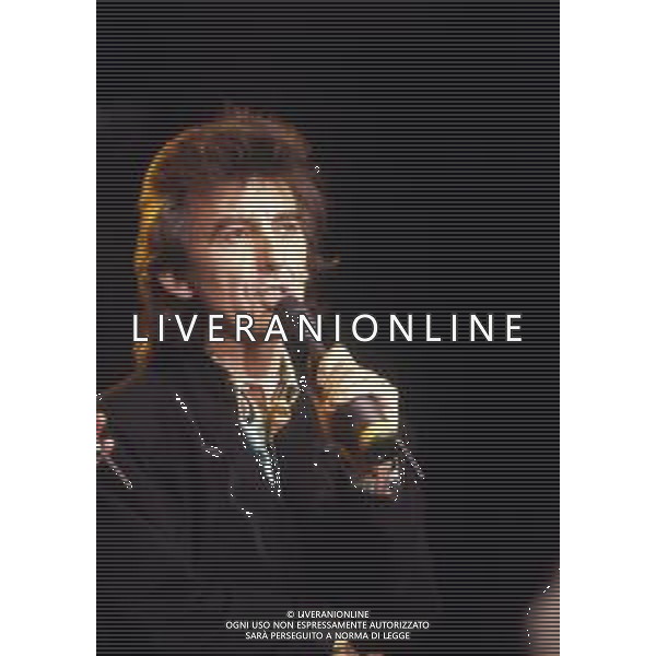 GEORGE HARRISON, cantautore, compositore britannico, ex chitarrista dei Beatles - RETROSPETTIVA nella foto ospite internazionale al festival di Sanremo nel 1988 © ARCHIVIO/ AGENZIA ALDO LIVERANI SAS
