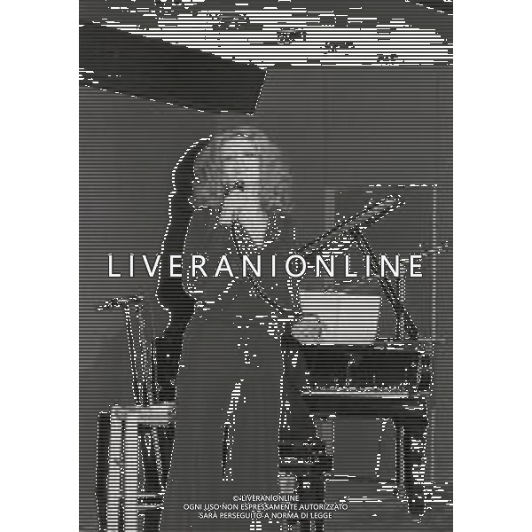 1972 MILANO RETROSPETTIVA IVA ZANICCHI CANTANTE AG ALDO LIVERANI SAS