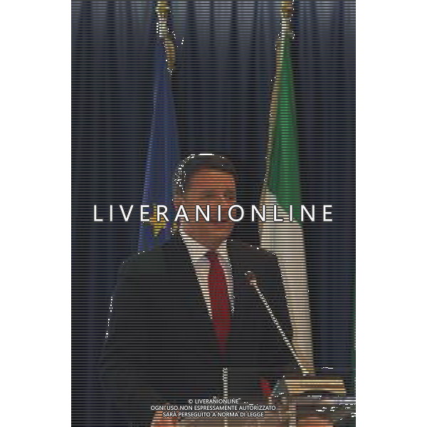 Milano, ( MI ) 25/11/2016 Palazzo Lombardia, firma per il Patto per la Lombardia Nella foto: Matteo Renzi Presidente del Consiglio dei Ministri PH Lauro Montagnini *** Local Caption *** / AGENZIA ALDO LIVERANI SAS