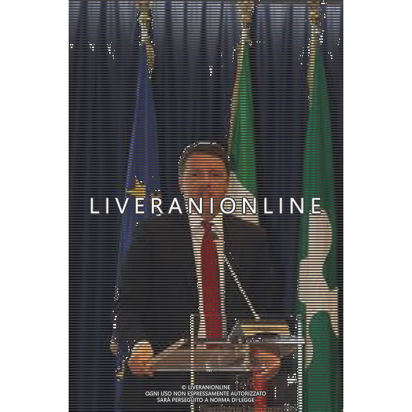 Milano, ( MI ) 25/11/2016 Palazzo Lombardia, firma per il Patto per la Lombardia Nella foto: Matteo Renzi Presidente del Consiglio dei Ministri PH Lauro Montagnini *** Local Caption *** / AGENZIA ALDO LIVERANI SAS
