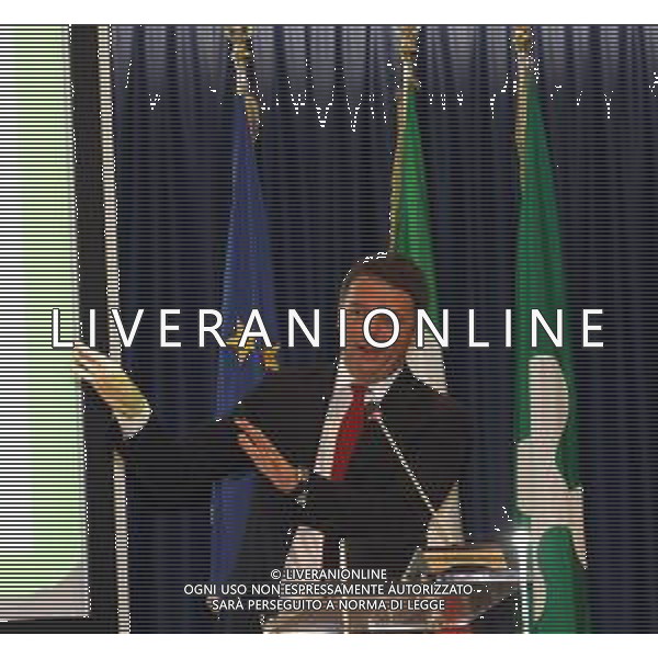 Milano, ( MI ) 25/11/2016 Palazzo Lombardia, firma per il Patto per la Lombardia Nella foto: Matteo Renzi Presidente del Consiglio dei Ministri PH Lauro Montagnini *** Local Caption *** / AGENZIA ALDO LIVERANI SAS