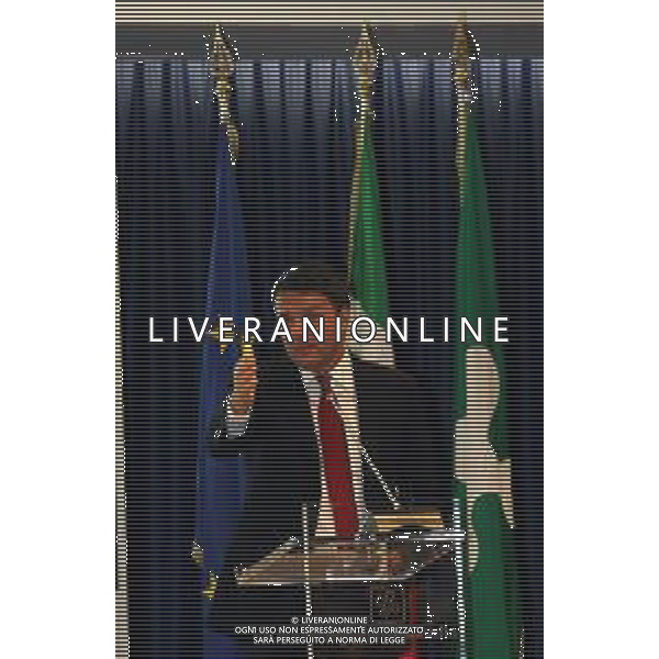 Milano, ( MI ) 25/11/2016 Palazzo Lombardia, firma per il Patto per la Lombardia Nella foto: Matteo Renzi Presidente del Consiglio dei Ministri PH Lauro Montagnini *** Local Caption *** / AGENZIA ALDO LIVERANI SAS