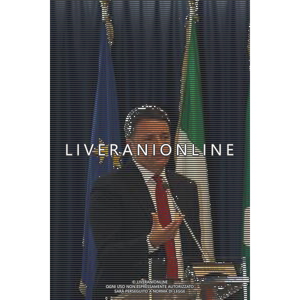 Milano, ( MI ) 25/11/2016 Palazzo Lombardia, firma per il Patto per la Lombardia Nella foto: Matteo Renzi Presidente del Consiglio dei Ministri PH Lauro Montagnini *** Local Caption *** / AGENZIA ALDO LIVERANI SAS