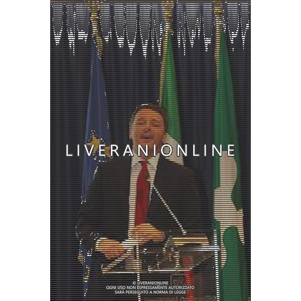 Milano, ( MI ) 25/11/2016 Palazzo Lombardia, firma per il Patto per la Lombardia Nella foto: Matteo Renzi Presidente del Consiglio dei Ministri PH Lauro Montagnini *** Local Caption *** / AGENZIA ALDO LIVERANI SAS