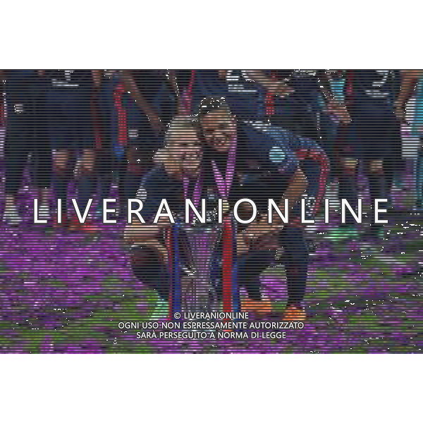 UEFA Woman\'s Champions League 2017/2018 Finale Kiev (Ucraina) - 24.05.2018 Wolfsburg-Olympique Lione Nella Foto:Ada Hegerberg e Shanice van de Sanden con la coppa /Ph.Vitez-Ag. Aldo Liverani