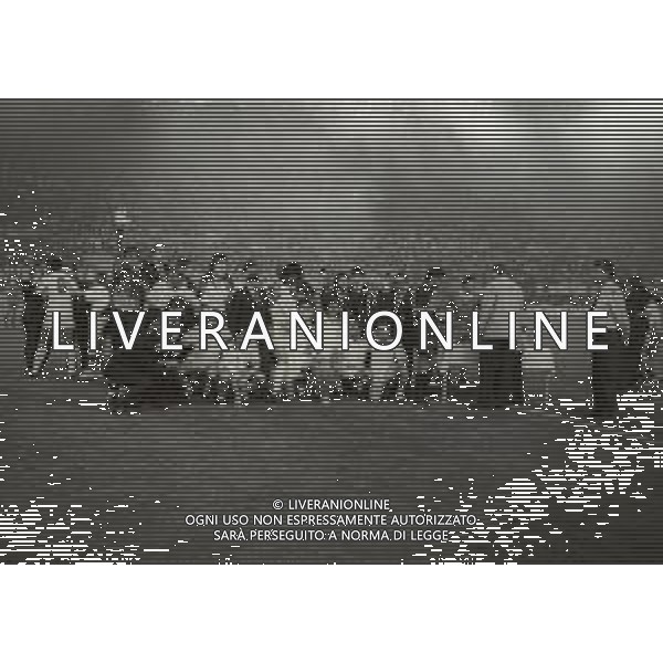 23 MAGGIO 1990 STADIO PRATER DI VIENNA FINALE DI COPPA CAMPIONI MILAN BENFICA 1-0 NELLA FOTO LA FORMAZIONE DEL MILAN CON LA COPPA DEI CAMPIONI AG ALDO LIVERANI SAS