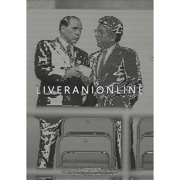 23 MAGGIO 1990 STADIO PRATER DI VIENNA FINALE DI COPPA CAMPIONI MILAN BENFICA 1-0 NELLA FOTO ANTONIO MATARRESE CON SILVIO BERLUSCONI AG ALDO LIVERANI SAS