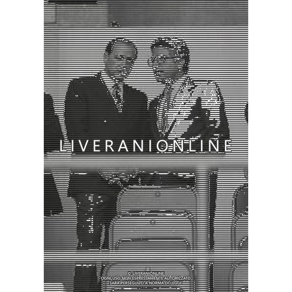 23 MAGGIO 1990 STADIO PRATER DI VIENNA FINALE DI COPPA CAMPIONI MILAN BENFICA 1-0 NELLA FOTO ANTONIO MATARRESE CON SILVIO BERLUSCONI AG ALDO LIVERANI SAS