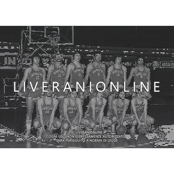 1974 PALALIDO DI MILANO FOTO UFFICIALE INNOCENTI BASKET MILANO NELLA FOTO LA FORMAZIONE DELL\'INNOCENTI MILANO BASKET 1974 AG ALDO LIVERANI SAS