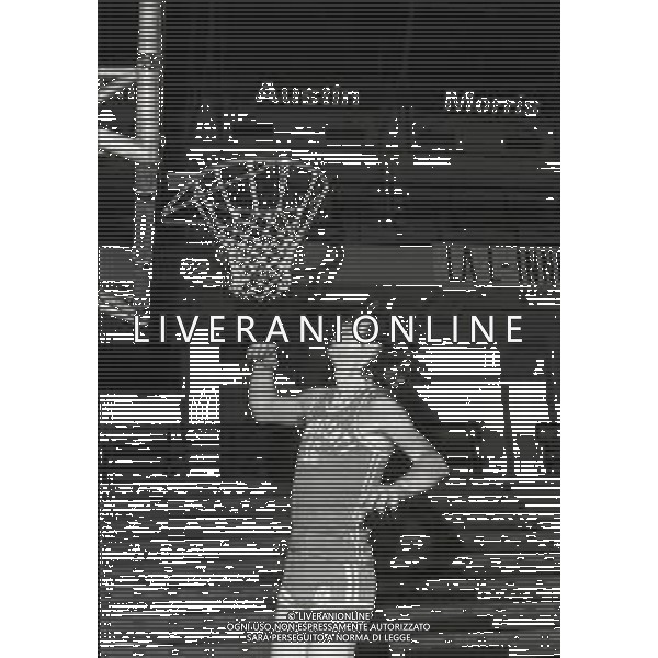 1974 PALALIDO DI MILANO FOTO UFFICIALE INNOCENTI BASKET MILANO NELLA FOTO VITTORIO FERRACINI AG ALDO LIVERANI SAS