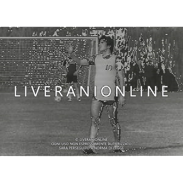 RETROSPETTIVA SERGIO SANTARINI CALCIATORE E ALLENATORE NELLA FOTO SERGIO SANTARINI CON LA MAGLIA DELLA ROMA AG ALDO LIVERANI SAS