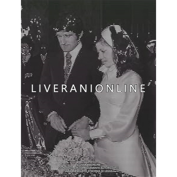 RETROSPETTIVA SERGIO SANTARINI CALCIATORE E ALLENATORE NELLA FOTO SERGIO SANTARINI CON LA MOGLIE IL GIORNO DEL SUO MATRIMONIO AG ALDO LIVERANI SAS