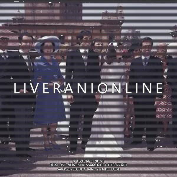 RETROSPETTIVA SERGIO SANTARINI CALCIATORE E ALLENATORE NELLA FOTO SERGIO SANTARINI CON LA MOGLIE IL GIORNO DEL SUO MATRIMONIO CON HELENIO HERRERA AG ALDO LIVERANI SAS