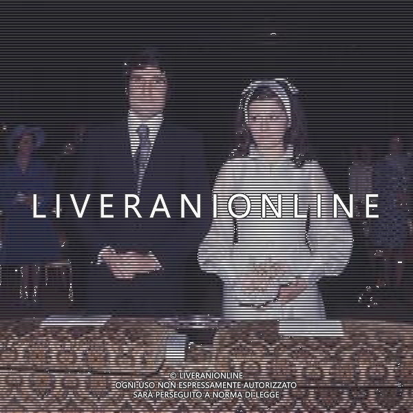 RETROSPETTIVA SERGIO SANTARINI CALCIATORE E ALLENATORE NELLA FOTO SERGIO SANTARINI CON LA MOGLIE IL GIORNO DEL SUO MATRIMONIO AG ALDO LIVERANI SAS