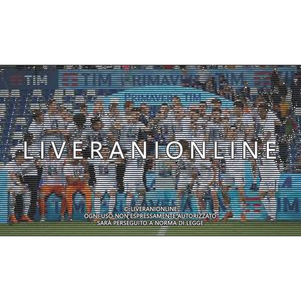 Fase Finale Campionato Primavera TIM 2017/2018 Trofeo Giacinto Facchetti Finale Reggio Emilia - 09.06.2018 Fiorentina-Inter Nella Foto:Manuel Lombardoni e i giocatori dell’inter alzano la coppa /Ph.Vitez-Ag. Aldo Liverani