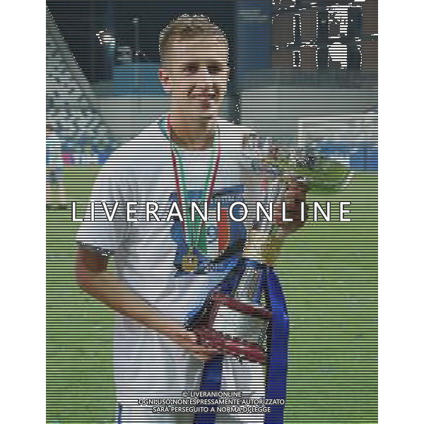 Fase Finale Campionato Primavera TIM 2017/2018 Trofeo Giacinto Facchetti Finale Reggio Emilia - 09.06.2018 Fiorentina-Inter Nella Foto:Marco Sala con la coppa /Ph.Vitez-Ag. Aldo Liverani