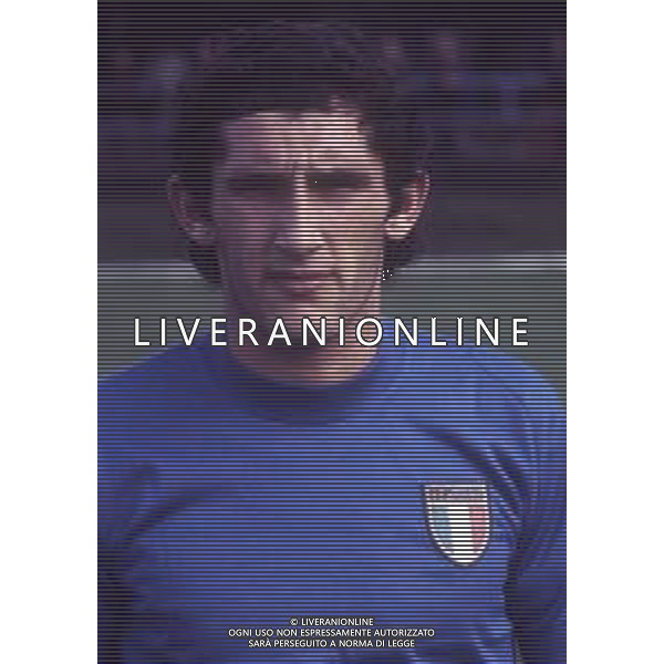 RETROSPETTIVA SALA PATRIZIO CALCIATORE NELLA FOTO PATRIZIO SALA CON LA MAGLIA DELLA NAZIONALE ITALIANA AG ALDO LIVERANI SAS