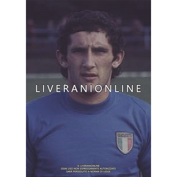 RETROSPETTIVA SALA PATRIZIO CALCIATORE NELLA FOTO PATRIZIO SALA CON LA MAGLIA DELLA NAZIONALE ITALIANA AG ALDO LIVERANI SAS