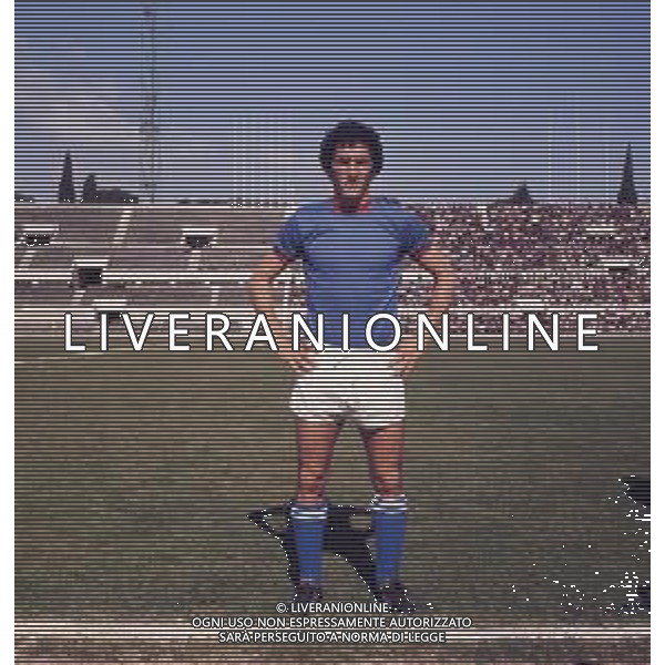 RETROSPETTIVA SALA PATRIZIO CALCIATORE NELLA FOTO PATRIZIO SALA CON LA MAGLIA DELLA NAZIONALE ITALIANA AG ALDO LIVERANI SAS