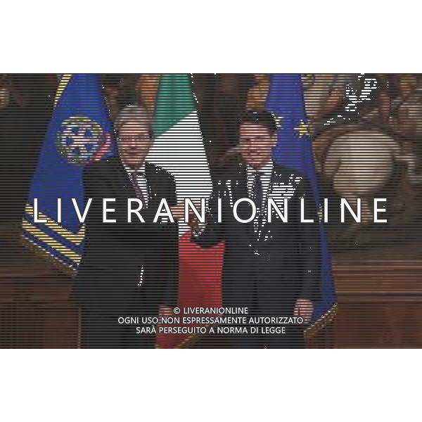 Formazione del nuovo Esecutivo del Governo Lega - Movimento 5 Stelle, Roma Maggio 2018 nella foto il passaggio della campanella tra Gentiloni Paolo e Giuseppe Conte © AGENZIA ALDO LIVERANI SAS