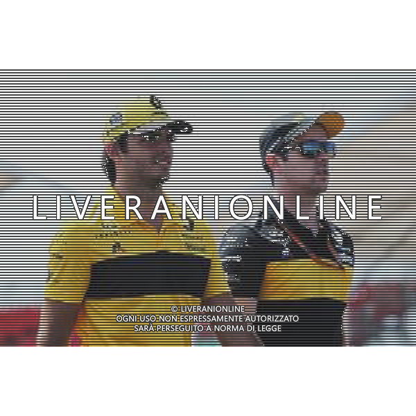 Carlos Sainz Jr (ESP) Renault Sport F1 Team walks the circuit with the team. 21.06.2018. Formula 1 World Championship, Rd 8, French Grand Prix, Paul Ricard, France, Preparation Day. / AGENZIA ALDO LIVERANI SAS - ITALY ONLY EDITORIAL USE ONLY - F1 GP FRANCIA Preparation Day 21.06.2018