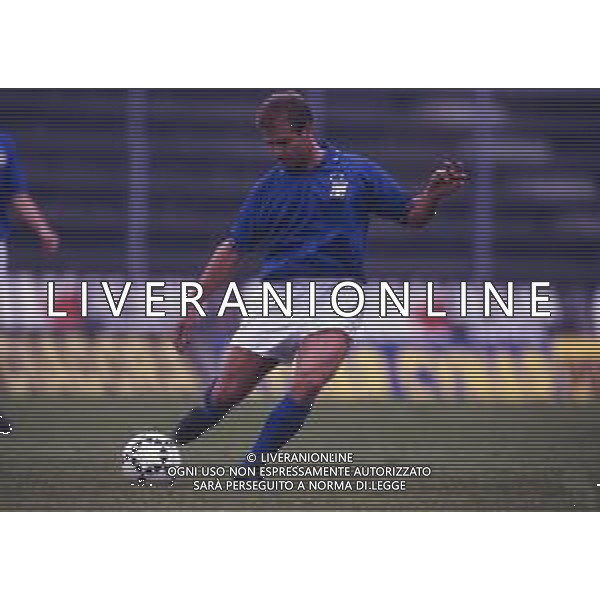 RETROSPETTIVA LUCA ALTOMARE CALCIATORE NELLA FOTO LUCA ALTOMARE CON LA MAGLIA DELLA NAZIONALE ITALIANA AG ALDO LIVERANI SAS