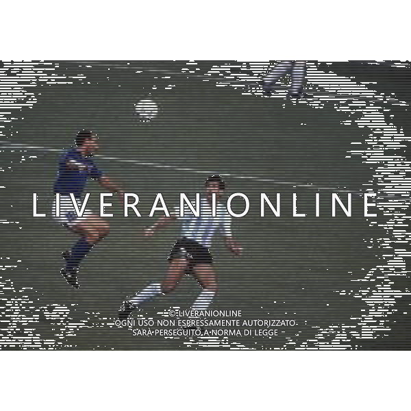 ITALIA - ARGENTINA 03.07.1990 Campionato mondiale di calcio, Coppa del Mondo FIFA ITALIA \'90 NELLA FOTO IL GOL DI SALVATORE TOTO\' SCHILLACI ©ARCHIVIO / AGENZIA ALDO LIVERANI SAS