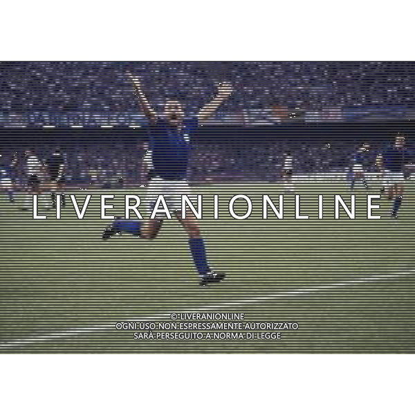 ITALIA - ARGENTINA 03.07.1990 Campionato mondiale di calcio, Coppa del Mondo FIFA ITALIA \'90 NELLA FOTO ESULTANZA DOPO IL GOL DI SALVATORE TOTO\' SCHILLACI ©ARCHIVIO / AGENZIA ALDO LIVERANI SAS