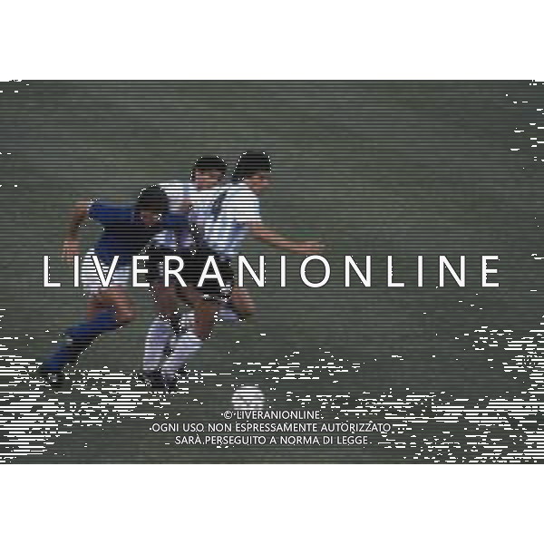 ITALIA - ARGENTINA 03.07.1990 Campionato mondiale di calcio, Coppa del Mondo FIFA ITALIA \'90 NELLA FOTO FERNANDO DE NAPOLI CON DIEGO ARMANDO MARADONA E BASUALDO ©ARCHIVIO / AGENZIA ALDO LIVERANI SAS