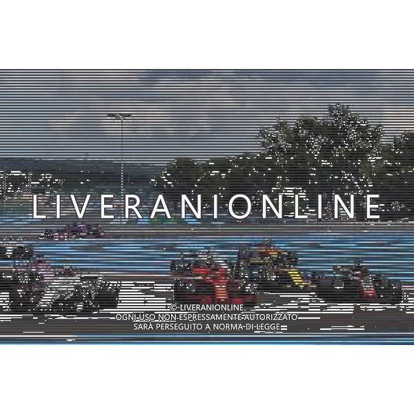 (L to R): Charles Leclerc (MON) Sauber F1 Team C37, Kimi Raikkonen (FIN) Ferrari SF71H, and Romain Grosjean (FRA) Haas F1 Team VF-18, at the start of the race. 24.06.2018. Formula 1 World Championship, Rd 8, French Grand Prix, Paul Ricard, France, Race Day. / AGENZIA ALDO LIVERANI SAS - ITALY ONLY EDITORIAL USE ONLY - F1 GP FRANCIA GARA 24.06.2018