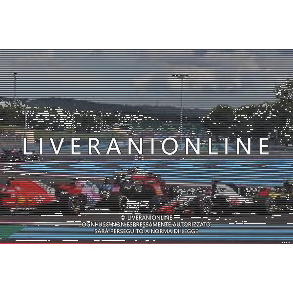 Sebastian Vettel (GER) Ferrari SF71H with a broken front wing at the start of the race. 24.06.2018. Formula 1 World Championship, Rd 8, French Grand Prix, Paul Ricard, France, Race Day. / AGENZIA ALDO LIVERANI SAS - ITALY ONLY EDITORIAL USE ONLY - F1 GP FRANCIA GARA 24.06.2018