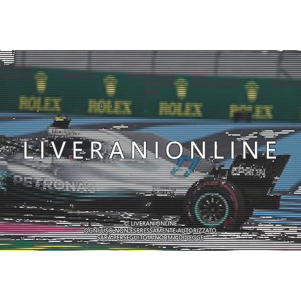 Valtteri Bottas (FIN) Mercedes AMG F1 W09 with a puncture at the start of the race. 24.06.2018. Formula 1 World Championship, Rd 8, French Grand Prix, Paul Ricard, France, Race Day. / AGENZIA ALDO LIVERANI SAS - ITALY ONLY EDITORIAL USE ONLY - F1 GP FRANCIA GARA 24.06.2018