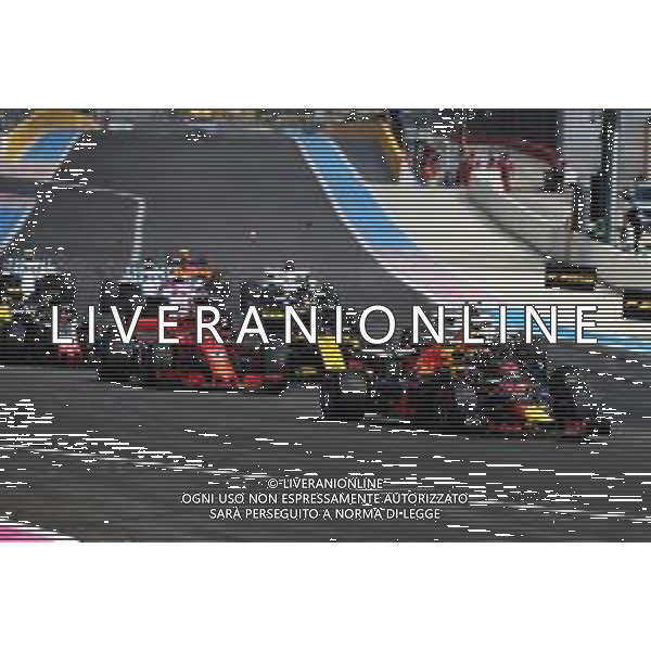 Max Verstappen (NLD) Red Bull Racing RB14 at the start of the race. 24.06.2018. Formula 1 World Championship, Rd 8, French Grand Prix, Paul Ricard, France, Race Day. / AGENZIA ALDO LIVERANI SAS - ITALY ONLY EDITORIAL USE ONLY - F1 GP FRANCIA GARA 24.06.2018