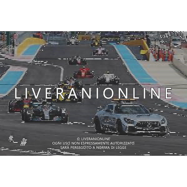 Lewis Hamilton (GBR) Mercedes AMG F1 W09 leads behind the FIA Safety Car. 24.06.2018. Formula 1 World Championship, Rd 8, French Grand Prix, Paul Ricard, France, Race Day. / AGENZIA ALDO LIVERANI SAS - ITALY ONLY EDITORIAL USE ONLY - F1 GP FRANCIA GARA 24.06.2018