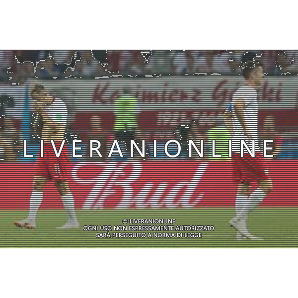 2018.06.24, Kazan , Polska - Kolumbia ,Fifa World Cup Russia 2018 Mistrzostwa swiata w pilce noznej nz Kamil Grosicki (POL) Robert Lewandowski (POL) po stracie 3 bramki fot. Tomasz Jastrzebowski / Foto Olimpik ----------- 2018.06.24, Kazan, Poland - Colombia ,Fifa World Cup Russia 2018 , nz Kamil Grosicki (POL) Robert Lewandowski (POL) po stracie 3 bramki fot. Tomasz Jastrzebowski / Foto Olimpik / NEWSPIX.PL --- Newspix.pl AG ALDO LIVERANI SAS ONLY ITALY