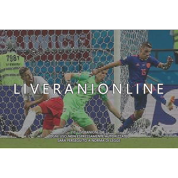 2018.06.24, Kazan , Polska - Kolumbia ,Fifa World Cup Russia 2018 Mistrzostwa swiata w pilce noznej nz Mateus Uribe (COL) Wojciech Szczesny (POL) Jan Bednarek (POL) fot. Tomasz Jastrzebowski / Foto Olimpik ----------- 2018.06.24, Kazan, Poland - Colombia ,Fifa World Cup Russia 2018 , nz Mateus Uribe (COL) Wojciech Szczesny (POL) Jan Bednarek (POL) fot. Tomasz Jastrzebowski / Foto Olimpik / NEWSPIX.PL --- Newspix.pl AG ALDO LIVERANI SAS ONLY ITALY