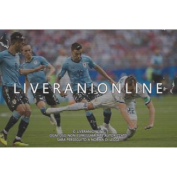 25.06.2018 SAMARA, SAMARA ARENA PILKA NOZNA (FOOTBALL) MISTRZOSTWA SWIATA ROSJA 2018 FIFA WORLD CUP RUSSIA 2018 URUGWAJ - ROSJA (URUGUAY-RUSSIA) NZ ARTEM DZYUBA MATIAS VECINO RODRIGO BENTANCUR FOTO LUKASZ SKWIOT/CYFRASPORT / NEWSPIX.PL --- Newspix.pl AG ALDO LIVERANI SAS-ONLY ITALY
