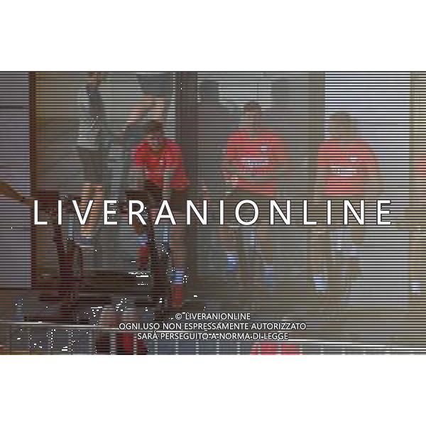 !!! EXCLUSIVE PHOTOS!!! !!! UWAGA ZDJECIA PAPARAZZI !!! BRAK ZGODY NA PUBLIKACJE WIZERUNKU !!! KADROWICZE PO PRZEGRANYM DRUGIM MECZU NA MUNDIALU RELAKSUJA SIE NA BASENIE. ZADOWOLENI USMIECHNIECI ZRELAKSOWANI WYCHODZA NA TRENING. WIEKSZOSC ZAWODNIKOW WYCHODZI Z TELEFONAMI NA TRENING. PRAWIE WSZYSCY SMIEJA SIE I SZUKAJA MIEJSCA SKAD SA ROBIONE IM ZDJECIA. JEDYNA PRZEJETA OSOBA JEST MICHAL PAZDAN KTORY CALY CZAS TRENINGU RZETELNIE PRACOWAL W SKUPIENIU I ZOSTAL JAKO OSTATNI Z DRUZYNY. MUNDIAL 2018 25.06.2018 SOCHI TOBIASZ/NEWSPIX --- Newspix.pl NZ LUKASZ PISZCZEK ROBERT LEWANDOWSKI LUKASZ TEODORCZYK Polish national team training in Sochi, part of the players training on the pitch, those who played with Colombia are training in the hotel, by the pool POLAND OUT!!! AG ALDO LIVERANI SAS-ONLY ITALY