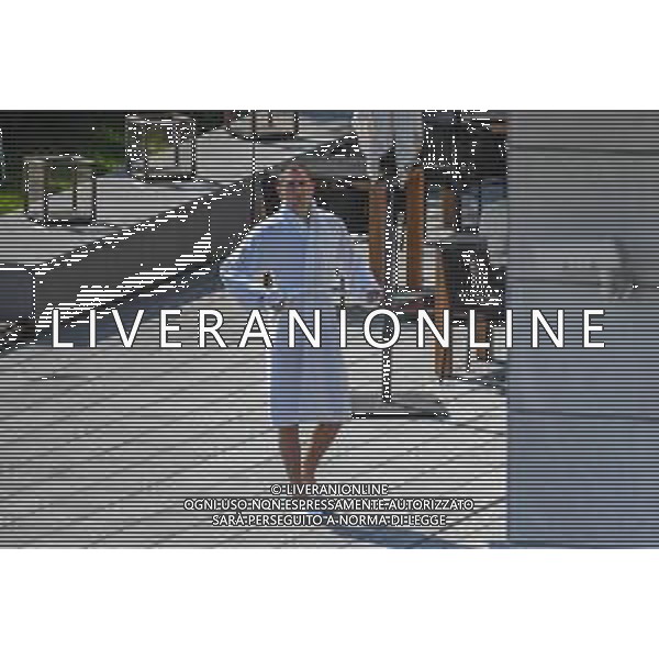 !!! EXCLUSIVE PHOTOS!!! !!! UWAGA ZDJECIA PAPARAZZI !!! BRAK ZGODY NA PUBLIKACJE WIZERUNKU !!! KADROWICZE PO PRZEGRANYM DRUGIM MECZU NA MUNDIALU RELAKSUJA SIE NA BASENIE. ZADOWOLENI USMIECHNIECI ZRELAKSOWANI WYCHODZA NA TRENING. WIEKSZOSC ZAWODNIKOW WYCHODZI Z TELEFONAMI NA TRENING. PRAWIE WSZYSCY SMIEJA SIE I SZUKAJA MIEJSCA SKAD SA ROBIONE IM ZDJECIA. JEDYNA PRZEJETA OSOBA JEST MICHAL PAZDAN KTORY CALY CZAS TRENINGU RZETELNIE PRACOWAL W SKUPIENIU I ZOSTAL JAKO OSTATNI Z DRUZYNY. N/Z artur JEDRZEJCZYK MUNDIAL 2018 25.06.2018 SOCHI TOBIASZ/NEWSPIX --- Newspix.pl Polish national team training in Sochi, part of the players training on the pitch, those who played with Colombia are training in the hotel, by the pool POLAND OUT!!! AG ALDO LIVERANI SAS-ONLY ITALY