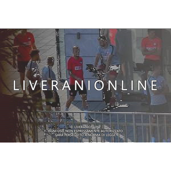 !!! EXCLUSIVE PHOTOS!!! !!! UWAGA ZDJECIA PAPARAZZI !!! BRAK ZGODY NA PUBLIKACJE WIZERUNKU !!! KADROWICZE PO PRZEGRANYM DRUGIM MECZU NA MUNDIALU RELAKSUJA SIE NA BASENIE. ZADOWOLENI USMIECHNIECI ZRELAKSOWANI WYCHODZA NA TRENING. WIEKSZOSC ZAWODNIKOW WYCHODZI Z TELEFONAMI NA TRENING. PRAWIE WSZYSCY SMIEJA SIE I SZUKAJA MIEJSCA SKAD SA ROBIONE IM ZDJECIA. JEDYNA PRZEJETA OSOBA JEST MICHAL PAZDAN KTORY CALY CZAS TRENINGU RZETELNIE PRACOWAL W SKUPIENIU I ZOSTAL JAKO OSTATNI Z DRUZYNY. MUNDIAL 2018 25.06.2018 SOCHI TOBIASZ/NEWSPIX --- Newspix.pl NA KAMIL GROSICKI Polish national team training in Sochi, part of the players training on the pitch, those who played with Colombia are training in the hotel, by the pool POLAND OUT!!! AG ALDO LIVERANI SAS-ONLY ITALY