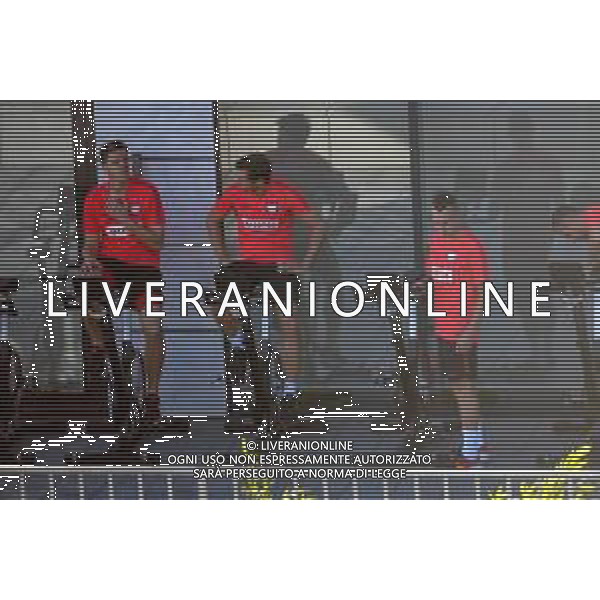 !!! EXCLUSIVE PHOTOS!!! !!! UWAGA ZDJECIA PAPARAZZI !!! BRAK ZGODY NA PUBLIKACJE WIZERUNKU !!! KADROWICZE PO PRZEGRANYM DRUGIM MECZU NA MUNDIALU RELAKSUJA SIE NA BASENIE. ZADOWOLENI USMIECHNIECI ZRELAKSOWANI WYCHODZA NA TRENING. WIEKSZOSC ZAWODNIKOW WYCHODZI Z TELEFONAMI NA TRENING. PRAWIE WSZYSCY SMIEJA SIE I SZUKAJA MIEJSCA SKAD SA ROBIONE IM ZDJECIA. JEDYNA PRZEJETA OSOBA JEST MICHAL PAZDAN KTORY CALY CZAS TRENINGU RZETELNIE PRACOWAL W SKUPIENIU I ZOSTAL JAKO OSTATNI Z DRUZYNY. MUNDIAL 2018 25.06.2018 SOCHI TOBIASZ/NEWSPIX --- Newspix.pl NZ WOJCIECH SZCZESNY GRZEGORZ KRYCHOWIAK I JACEK GORALSKI Polish national team training in Sochi, part of the players training on the pitch, those who played with Colombia are training in the hotel, by the pool POLAND OUT!!! AG ALDO LIVERANI SAS-ONLY ITALY