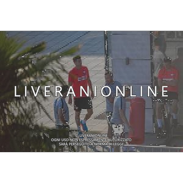 !!! EXCLUSIVE PHOTOS!!! !!! UWAGA ZDJECIA PAPARAZZI !!! BRAK ZGODY NA PUBLIKACJE WIZERUNKU !!! KADROWICZE PO PRZEGRANYM DRUGIM MECZU NA MUNDIALU RELAKSUJA SIE NA BASENIE. ZADOWOLENI USMIECHNIECI ZRELAKSOWANI WYCHODZA NA TRENING. WIEKSZOSC ZAWODNIKOW WYCHODZI Z TELEFONAMI NA TRENING. PRAWIE WSZYSCY SMIEJA SIE I SZUKAJA MIEJSCA SKAD SA ROBIONE IM ZDJECIA. JEDYNA PRZEJETA OSOBA JEST MICHAL PAZDAN KTORY CALY CZAS TRENINGU RZETELNIE PRACOWAL W SKUPIENIU I ZOSTAL JAKO OSTATNI Z DRUZYNY. MUNDIAL 2018 25.06.2018 SOCHI TOBIASZ/NEWSPIX --- Newspix.pl NZ ROBERT LEWANDOWSKI Polish national team training in Sochi, part of the players training on the pitch, those who played with Colombia are training in the hotel, by the pool POLAND OUT!!! AG ALDO LIVERANI SAS-ONLY ITALY