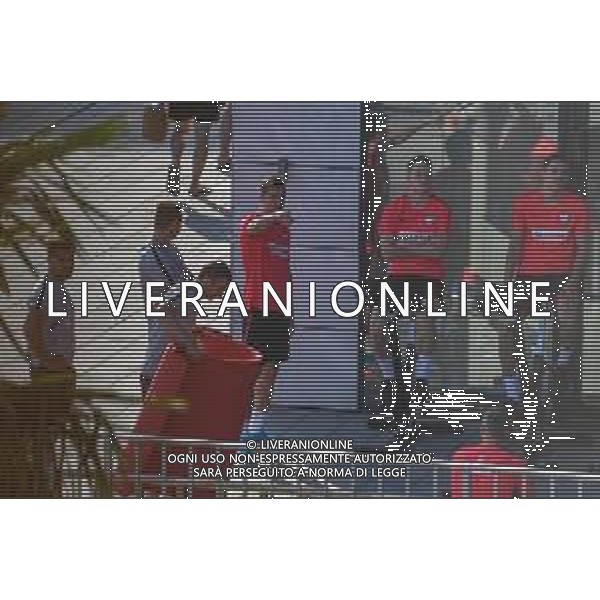 !!! EXCLUSIVE PHOTOS!!! !!! UWAGA ZDJECIA PAPARAZZI !!! BRAK ZGODY NA PUBLIKACJE WIZERUNKU !!! KADROWICZE PO PRZEGRANYM DRUGIM MECZU NA MUNDIALU RELAKSUJA SIE NA BASENIE. ZADOWOLENI USMIECHNIECI ZRELAKSOWANI WYCHODZA NA TRENING. WIEKSZOSC ZAWODNIKOW WYCHODZI Z TELEFONAMI NA TRENING. PRAWIE WSZYSCY SMIEJA SIE I SZUKAJA MIEJSCA SKAD SA ROBIONE IM ZDJECIA. JEDYNA PRZEJETA OSOBA JEST MICHAL PAZDAN KTORY CALY CZAS TRENINGU RZETELNIE PRACOWAL W SKUPIENIU I ZOSTAL JAKO OSTATNI Z DRUZYNY. MUNDIAL 2018 25.06.2018 SOCHI TOBIASZ/NEWSPIX --- Newspix.pl NZ robert lewandowski piotr zielinski i jan BEDNAREK Polish national team training in Sochi, part of the players training on the pitch, those who played with Colombia are training in the hotel, by the pool POLAND OUT!!! AG ALDO LIVERANI SAS-ONLY ITALY