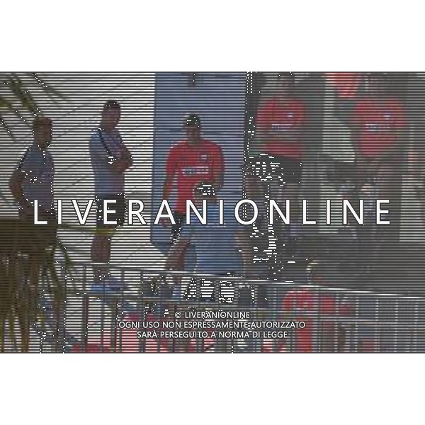 !!! EXCLUSIVE PHOTOS!!! !!! UWAGA ZDJECIA PAPARAZZI !!! BRAK ZGODY NA PUBLIKACJE WIZERUNKU !!! KADROWICZE PO PRZEGRANYM DRUGIM MECZU NA MUNDIALU RELAKSUJA SIE NA BASENIE. ZADOWOLENI USMIECHNIECI ZRELAKSOWANI WYCHODZA NA TRENING. WIEKSZOSC ZAWODNIKOW WYCHODZI Z TELEFONAMI NA TRENING. PRAWIE WSZYSCY SMIEJA SIE I SZUKAJA MIEJSCA SKAD SA ROBIONE IM ZDJECIA. JEDYNA PRZEJETA OSOBA JEST MICHAL PAZDAN KTORY CALY CZAS TRENINGU RZETELNIE PRACOWAL W SKUPIENIU I ZOSTAL JAKO OSTATNI Z DRUZYNY. MUNDIAL 2018 25.06.2018 SOCHI TOBIASZ/NEWSPIX --- Newspix.pl NZ robert lewandowski piotr zielinski i jan BEDNAREK Polish national team training in Sochi, part of the players training on the pitch, those who played with Colombia are training in the hotel, by the pool POLAND OUT!!! AG ALDO LIVERANI SAS-ONLY ITALY