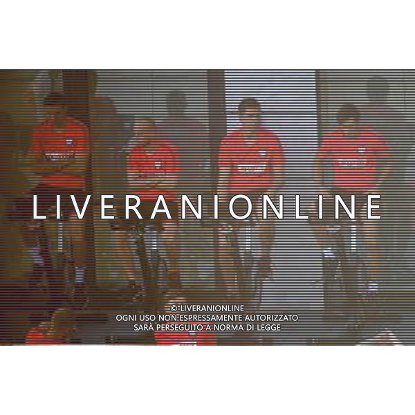 !!! EXCLUSIVE PHOTOS!!! !!! UWAGA ZDJECIA PAPARAZZI !!! BRAK ZGODY NA PUBLIKACJE WIZERUNKU !!! KADROWICZE PO PRZEGRANYM DRUGIM MECZU NA MUNDIALU RELAKSUJA SIE NA BASENIE. ZADOWOLENI USMIECHNIECI ZRELAKSOWANI WYCHODZA NA TRENING. WIEKSZOSC ZAWODNIKOW WYCHODZI Z TELEFONAMI NA TRENING. PRAWIE WSZYSCY SMIEJA SIE I SZUKAJA MIEJSCA SKAD SA ROBIONE IM ZDJECIA. JEDYNA PRZEJETA OSOBA JEST MICHAL PAZDAN KTORY CALY CZAS TRENINGU RZETELNIE PRACOWAL W SKUPIENIU I ZOSTAL JAKO OSTATNI Z DRUZYNY. MUNDIAL 2018 25.06.2018 SOCHI TOBIASZ/NEWSPIX --- Newspix.pl NZ MICHAL PAZDAN WOJCIECH SZCZESNY GRZEGORZ KRYCHOWIAK Polish national team training in Sochi, part of the players training on the pitch, those who played with Colombia are training in the hotel, by the pool POLAND OUT!!! AG ALDO LIVERANI SAS-ONLY ITALY