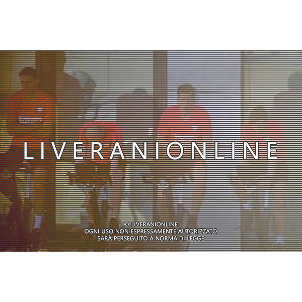 !!! EXCLUSIVE PHOTOS!!! !!! UWAGA ZDJECIA PAPARAZZI !!! BRAK ZGODY NA PUBLIKACJE WIZERUNKU !!! KADROWICZE PO PRZEGRANYM DRUGIM MECZU NA MUNDIALU RELAKSUJA SIE NA BASENIE. ZADOWOLENI USMIECHNIECI ZRELAKSOWANI WYCHODZA NA TRENING. WIEKSZOSC ZAWODNIKOW WYCHODZI Z TELEFONAMI NA TRENING. PRAWIE WSZYSCY SMIEJA SIE I SZUKAJA MIEJSCA SKAD SA ROBIONE IM ZDJECIA. JEDYNA PRZEJETA OSOBA JEST MICHAL PAZDAN KTORY CALY CZAS TRENINGU RZETELNIE PRACOWAL W SKUPIENIU I ZOSTAL JAKO OSTATNI Z DRUZYNY. MUNDIAL 2018 25.06.2018 SOCHI TOBIASZ/NEWSPIX --- Newspix.pl NZ MICHAL PAZDAN WOJCIECH SZCZESNY GRZEGORZ KRYCHOWIAK Polish national team training in Sochi, part of the players training on the pitch, those who played with Colombia are training in the hotel, by the pool POLAND OUT!!! AG ALDO LIVERANI SAS-ONLY ITALY