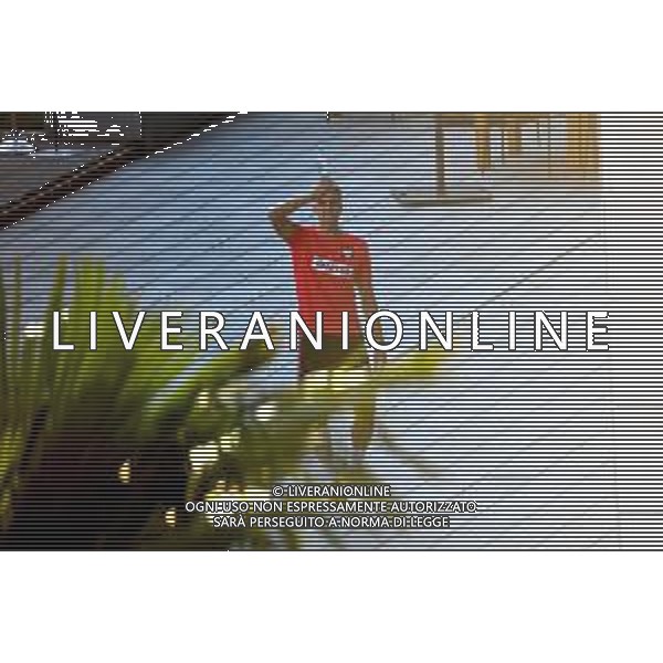 !!! EXCLUSIVE PHOTOS!!! !!! UWAGA ZDJECIA PAPARAZZI !!! BRAK ZGODY NA PUBLIKACJE WIZERUNKU !!! KADROWICZE PO PRZEGRANYM DRUGIM MECZU NA MUNDIALU RELAKSUJA SIE NA BASENIE. ZADOWOLENI USMIECHNIECI ZRELAKSOWANI WYCHODZA NA TRENING. WIEKSZOSC ZAWODNIKOW WYCHODZI Z TELEFONAMI NA TRENING. PRAWIE WSZYSCY SMIEJA SIE I SZUKAJA MIEJSCA SKAD SA ROBIONE IM ZDJECIA. JEDYNA PRZEJETA OSOBA JEST MICHAL PAZDAN KTORY CALY CZAS TRENINGU RZETELNIE PRACOWAL W SKUPIENIU I ZOSTAL JAKO OSTATNI Z DRUZYNY. MUNDIAL 2018 25.06.2018 SOCHI TOBIASZ/NEWSPIX --- Newspix.pl NZ LUKASZ TEODORCZYK Polish national team training in Sochi, part of the players training on the pitch, those who played with Colombia are training in the hotel, by the pool POLAND OUT!!! AG ALDO LIVERANI SAS-ONLY ITALY