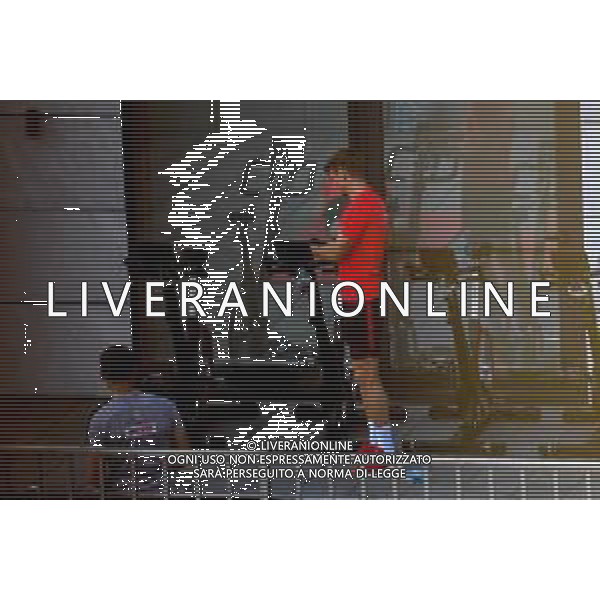 !!! EXCLUSIVE PHOTOS!!! !!! UWAGA ZDJECIA PAPARAZZI !!! BRAK ZGODY NA PUBLIKACJE WIZERUNKU !!! KADROWICZE PO PRZEGRANYM DRUGIM MECZU NA MUNDIALU RELAKSUJA SIE NA BASENIE. ZADOWOLENI USMIECHNIECI ZRELAKSOWANI WYCHODZA NA TRENING. WIEKSZOSC ZAWODNIKOW WYCHODZI Z TELEFONAMI NA TRENING. PRAWIE WSZYSCY SMIEJA SIE I SZUKAJA MIEJSCA SKAD SA ROBIONE IM ZDJECIA. JEDYNA PRZEJETA OSOBA JEST MICHAL PAZDAN KTORY CALY CZAS TRENINGU RZETELNIE PRACOWAL W SKUPIENIU I ZOSTAL JAKO OSTATNI Z DRUZYNY. N/Z LUKASZ PISZCZEK MUNDIAL 2018 25.06.2018 SOCHI TOBIASZ/NEWSPIX --- Newspix.pl Polish national team training in Sochi, part of the players training on the pitch, those who played with Colombia are training in the hotel, by the pool POLAND OUT!!! AG ALDO LIVERANI SAS-ONLY ITALY